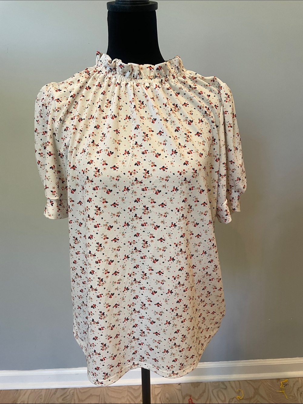 Women's Cream Floral Ruffle-Neck Top